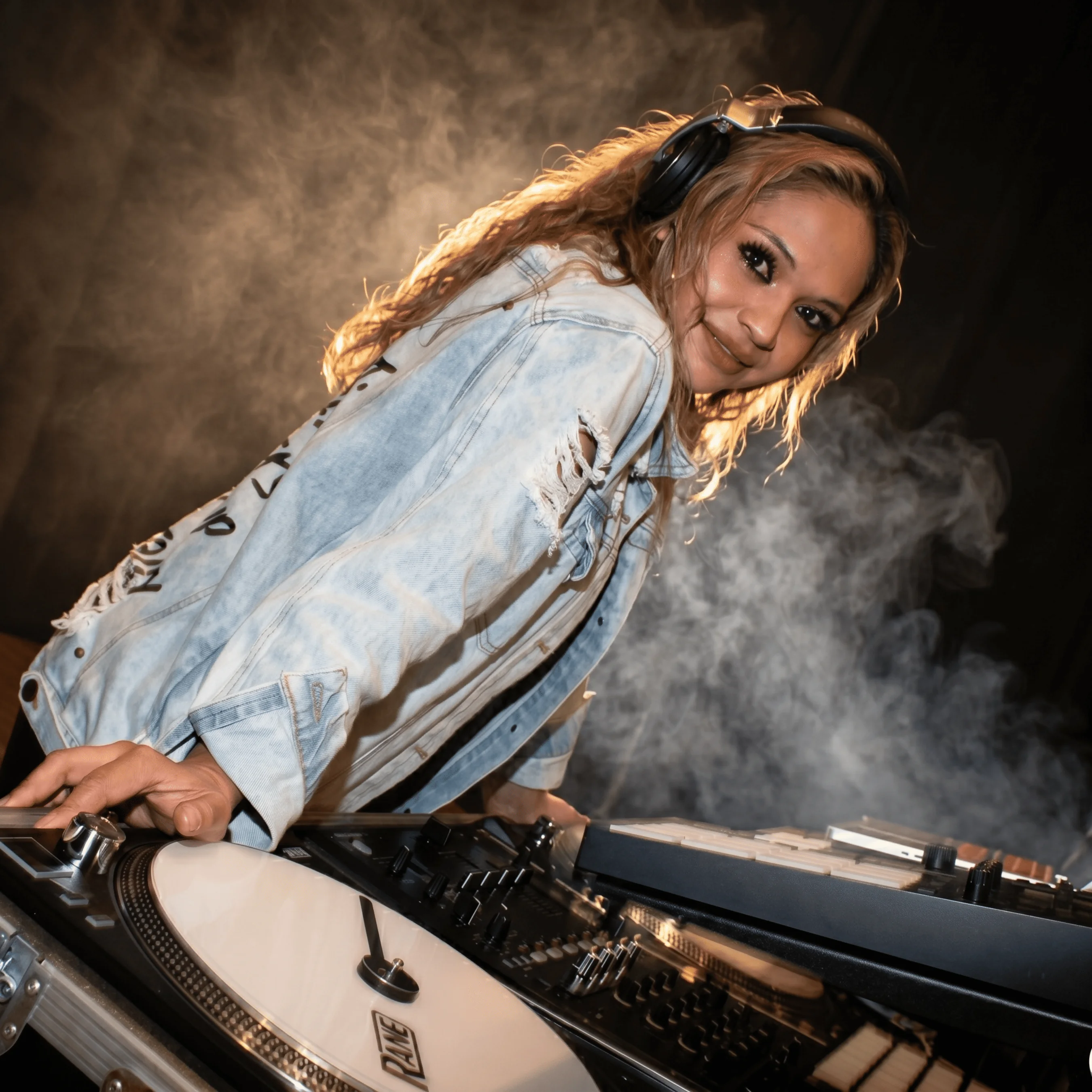 Dj Esme Carvali